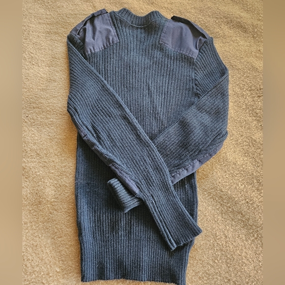 Vintage Tundra 100% Virgin Wool Sweater - Picture 4 of 13